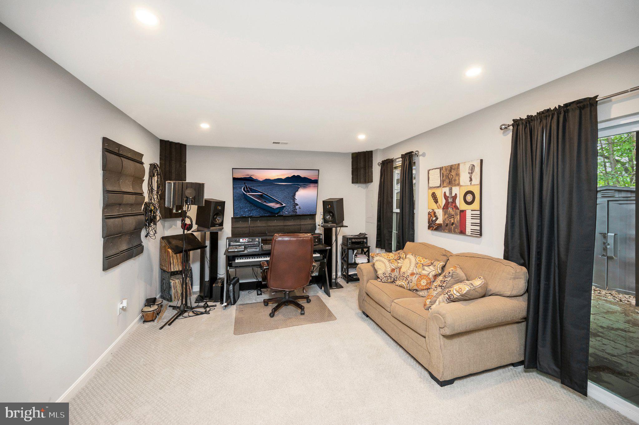 WAYSIDE VILLAGE - Residential