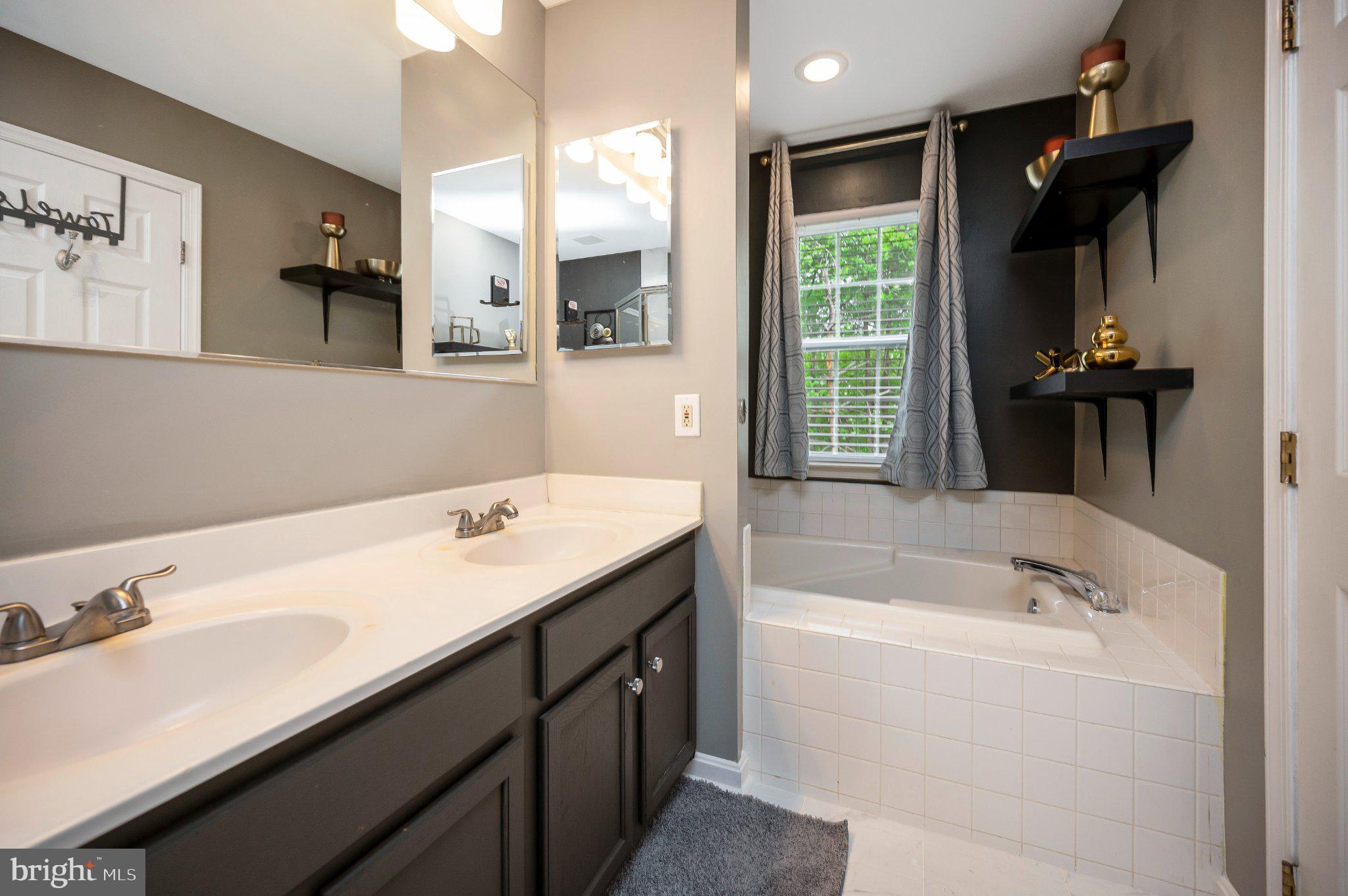 WAYSIDE VILLAGE - Residential