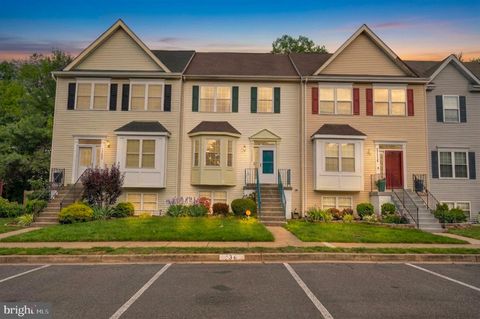 Photo of 17260 Wexford Loop, DUMFRIES, VA 22026 (MLS # VAPW2118198)