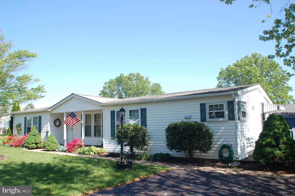 Photo of 18 Asheton Lane, SOUDERTON, PA 18964 (MLS # PAMC2139200)