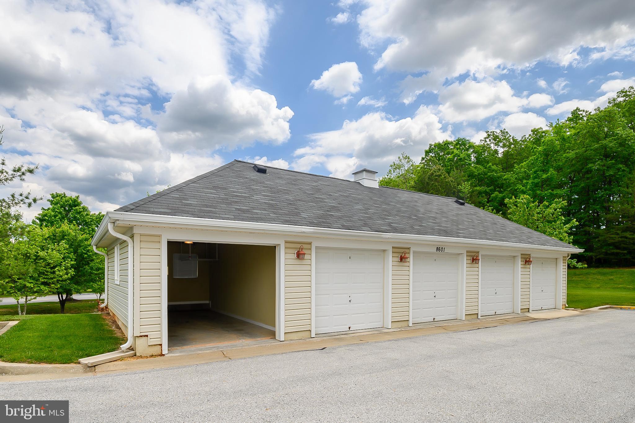 PINEY ORCHARD - Residential