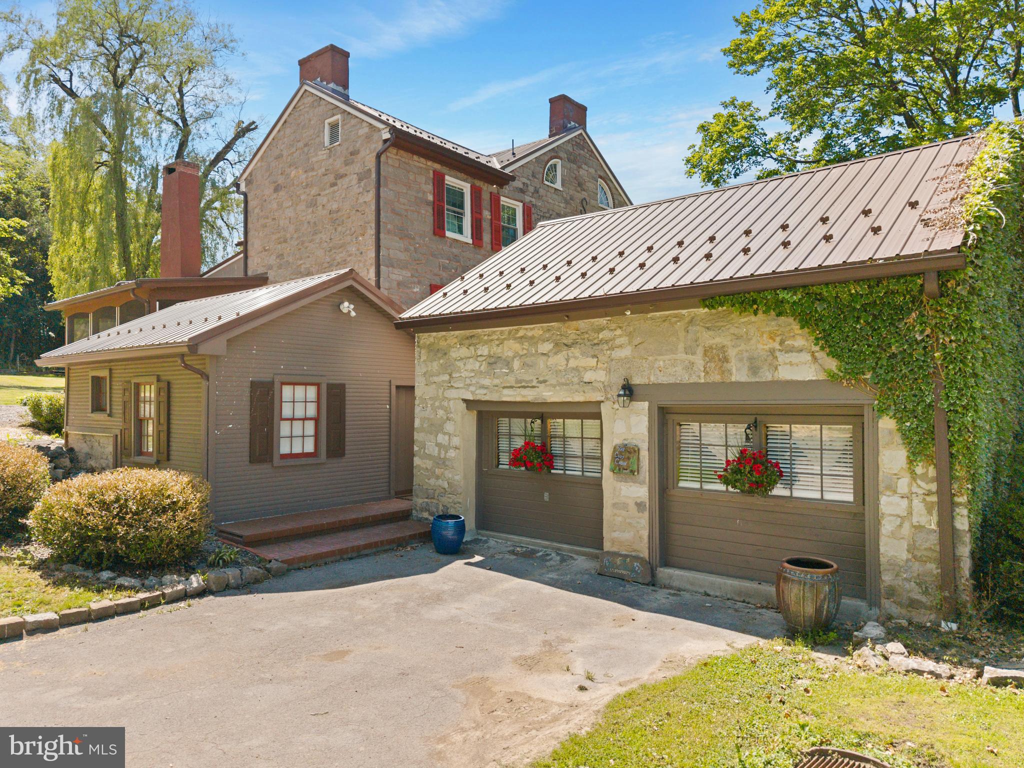 2877 YELLOW SPRINGS DRIVE
