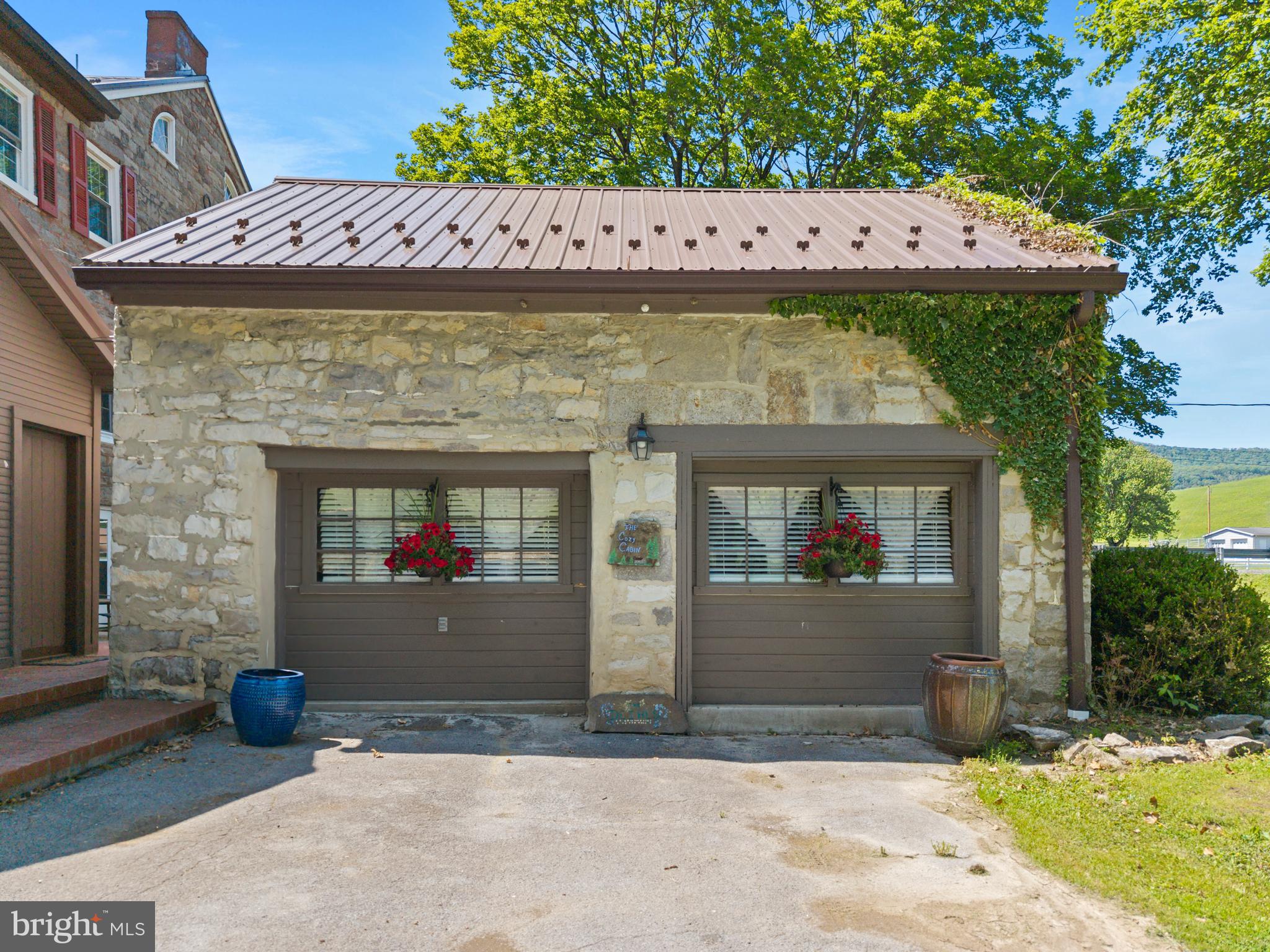 2877 YELLOW SPRINGS DRIVE