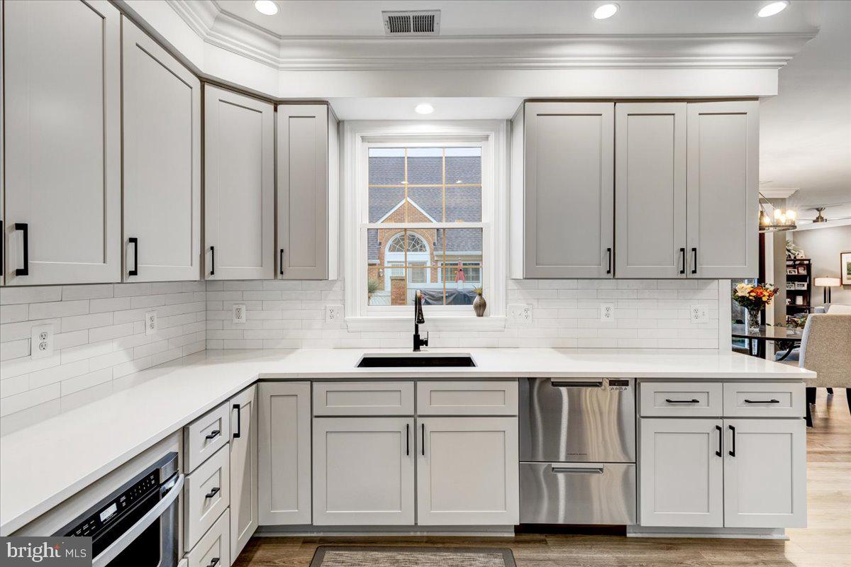 RIVER CREEK - Residential