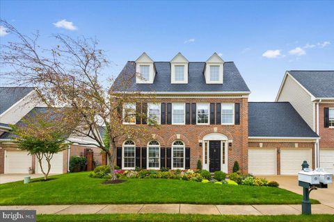 Townhouse For Sale - 43501 Monarch Beach Square<br/> LEESBURG, VA 20176