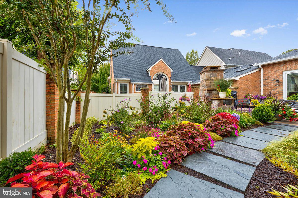 RIVER CREEK - Residential