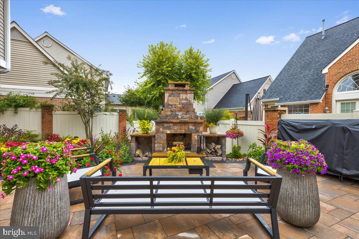 RIVER CREEK - Residential