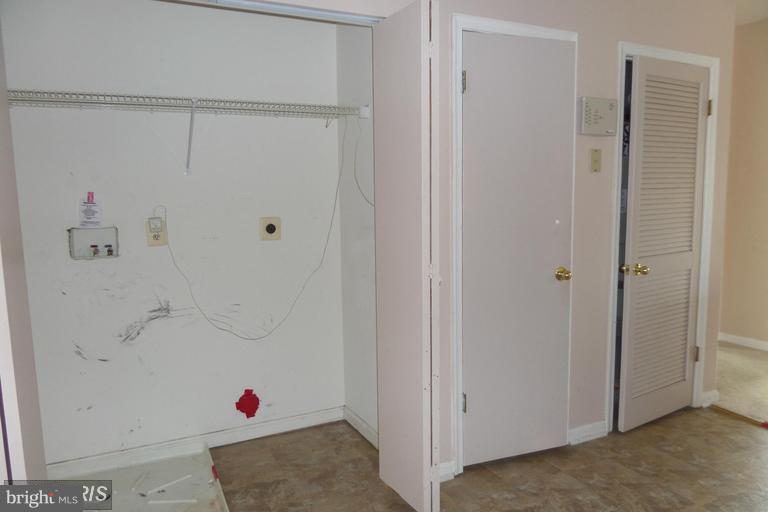 BRISTOL PARK - Residential Lease