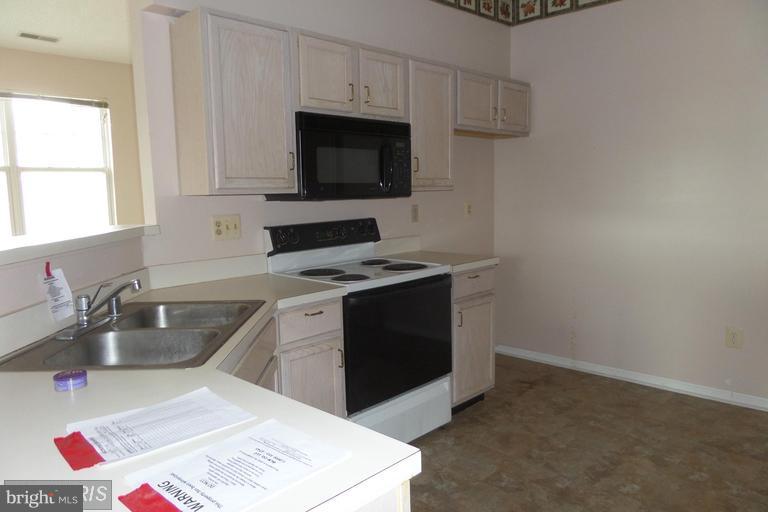 BRISTOL PARK - Residential Lease