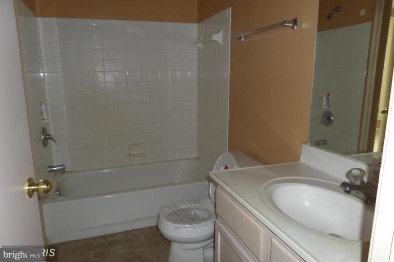 BRISTOL PARK - Residential Lease