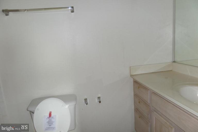 BRISTOL PARK - Residential Lease