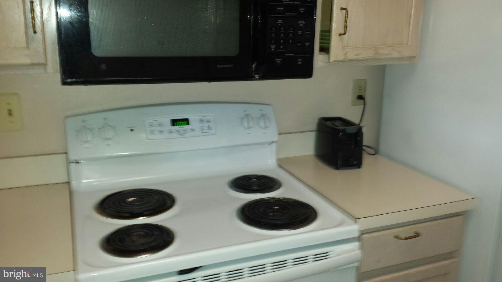 BRISTOL PARK - Residential Lease