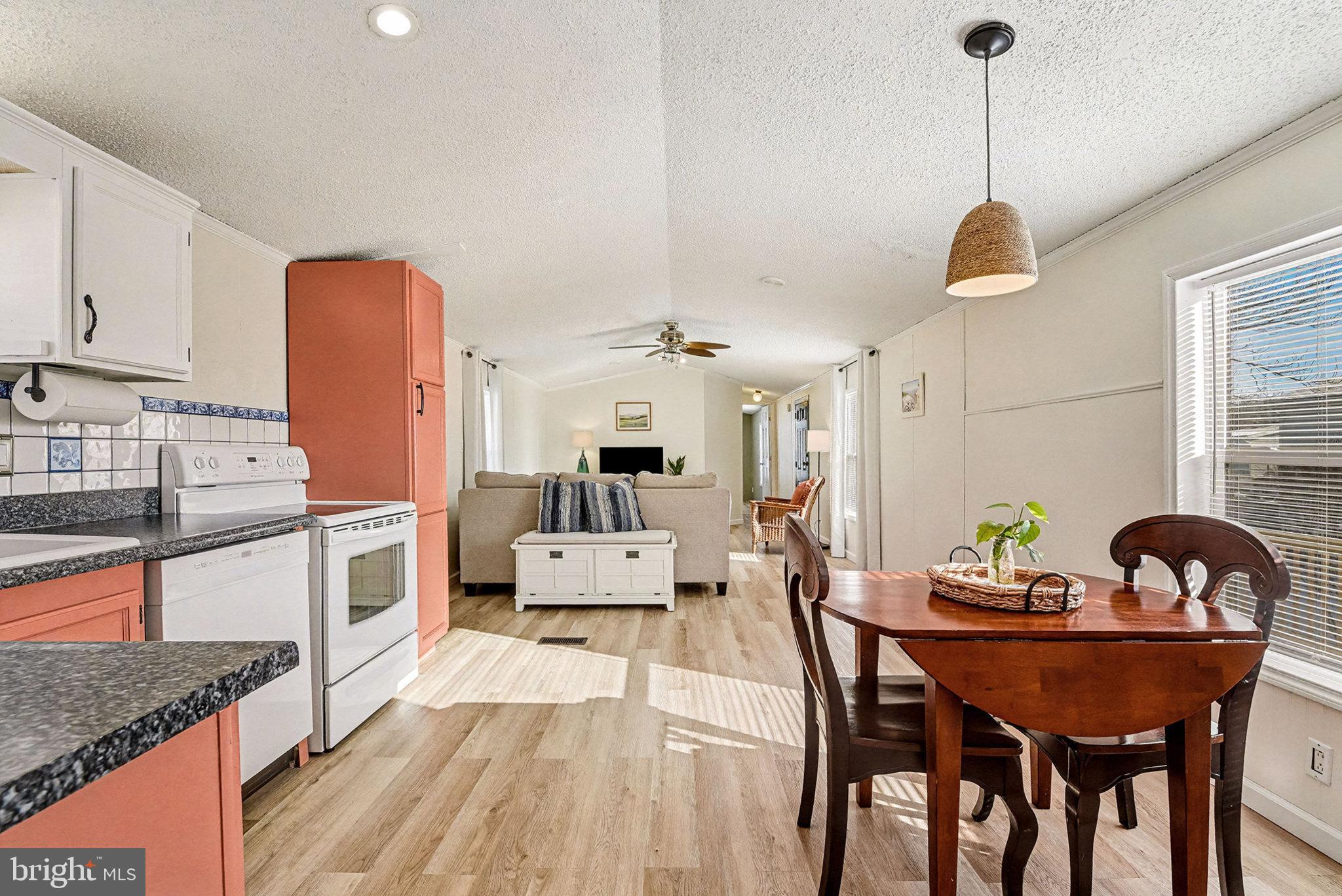 REGENCY SOUTH - Residential