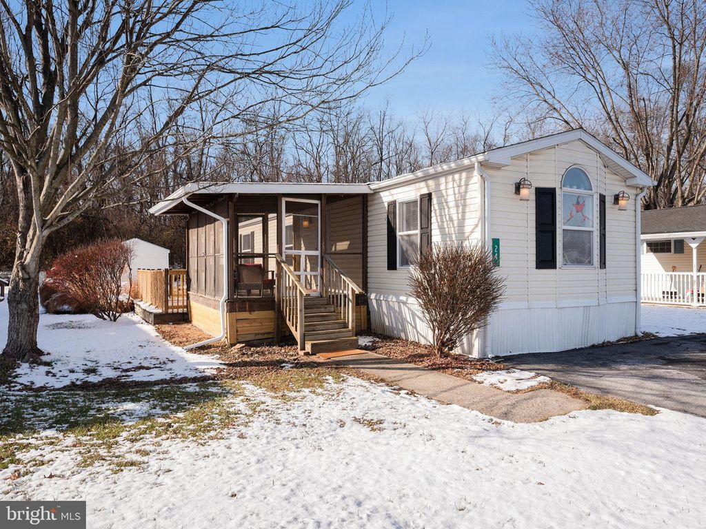 Photo of 24 Hathaway Dr, CARLISLE, PA 17015 (MLS # PACB2049322)