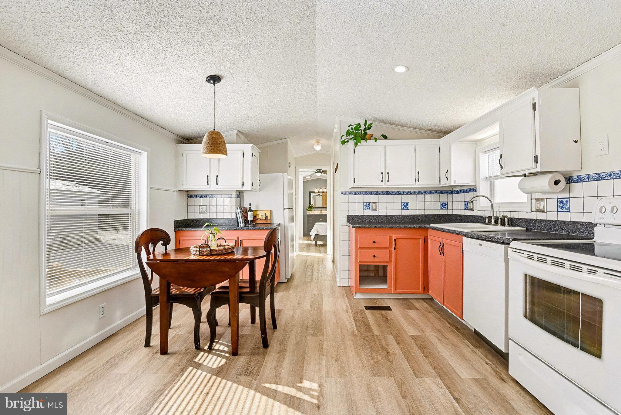 REGENCY SOUTH - Residential