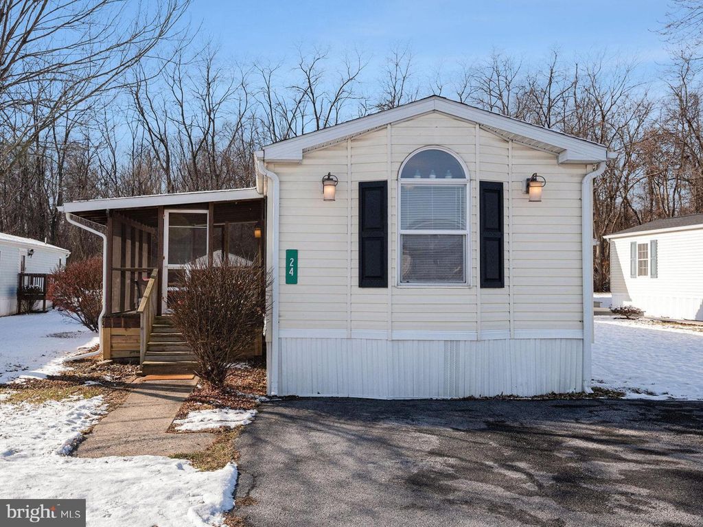 Photo of 24 Hathaway Dr, CARLISLE, PA 17015 (MLS # PACB2049322)