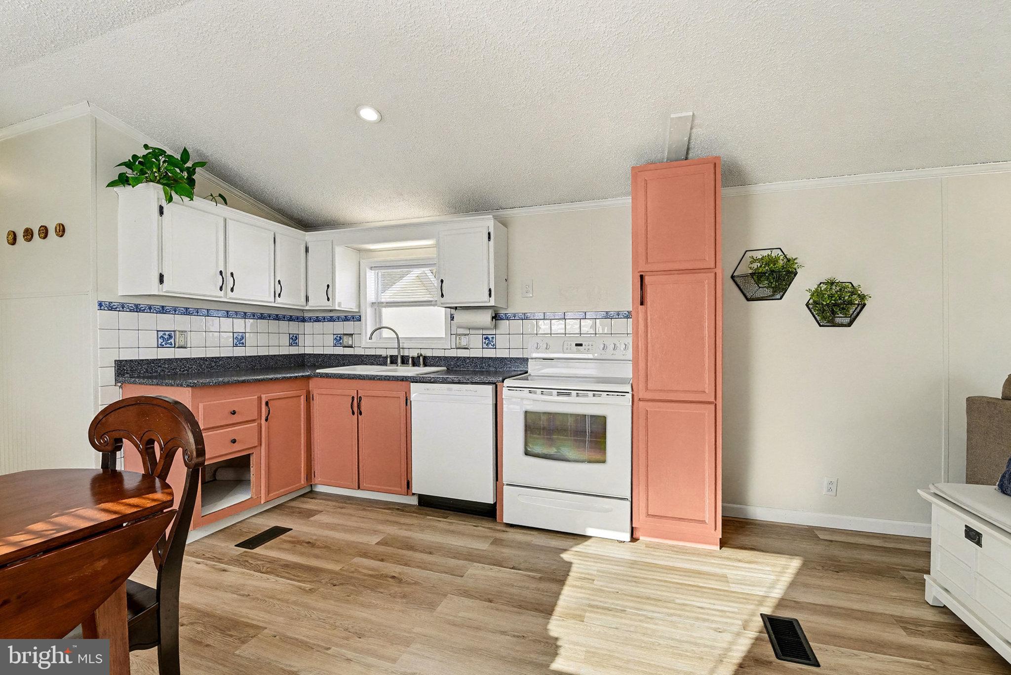 REGENCY SOUTH - Residential