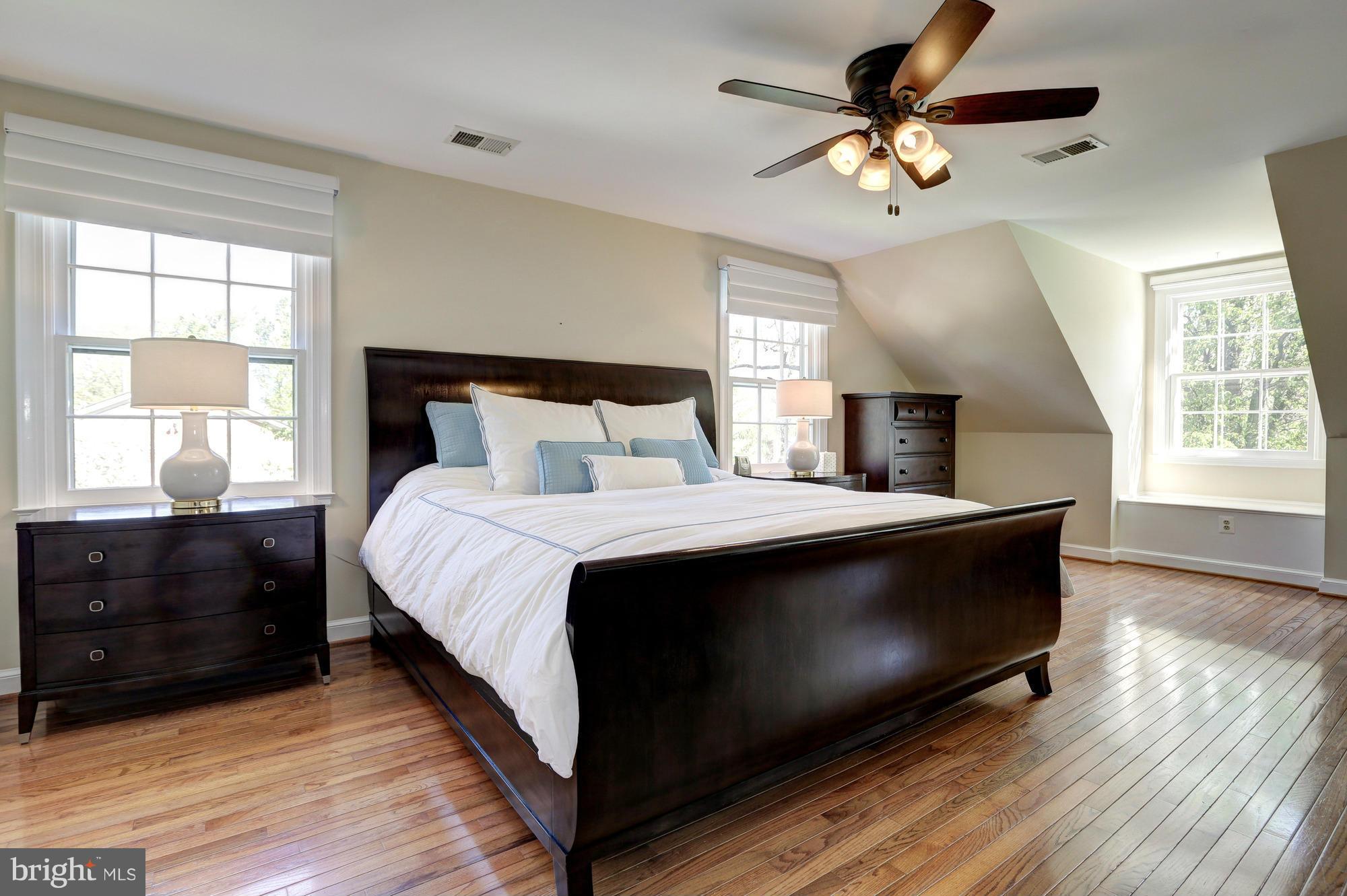 OAKWOOD KNOLLS - Residential