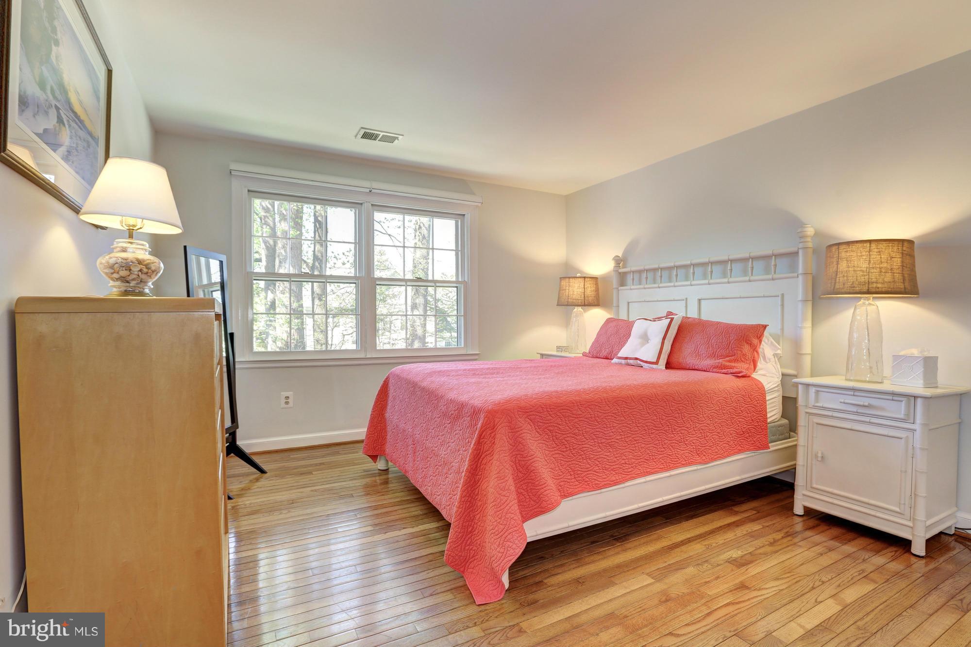 OAKWOOD KNOLLS - Residential