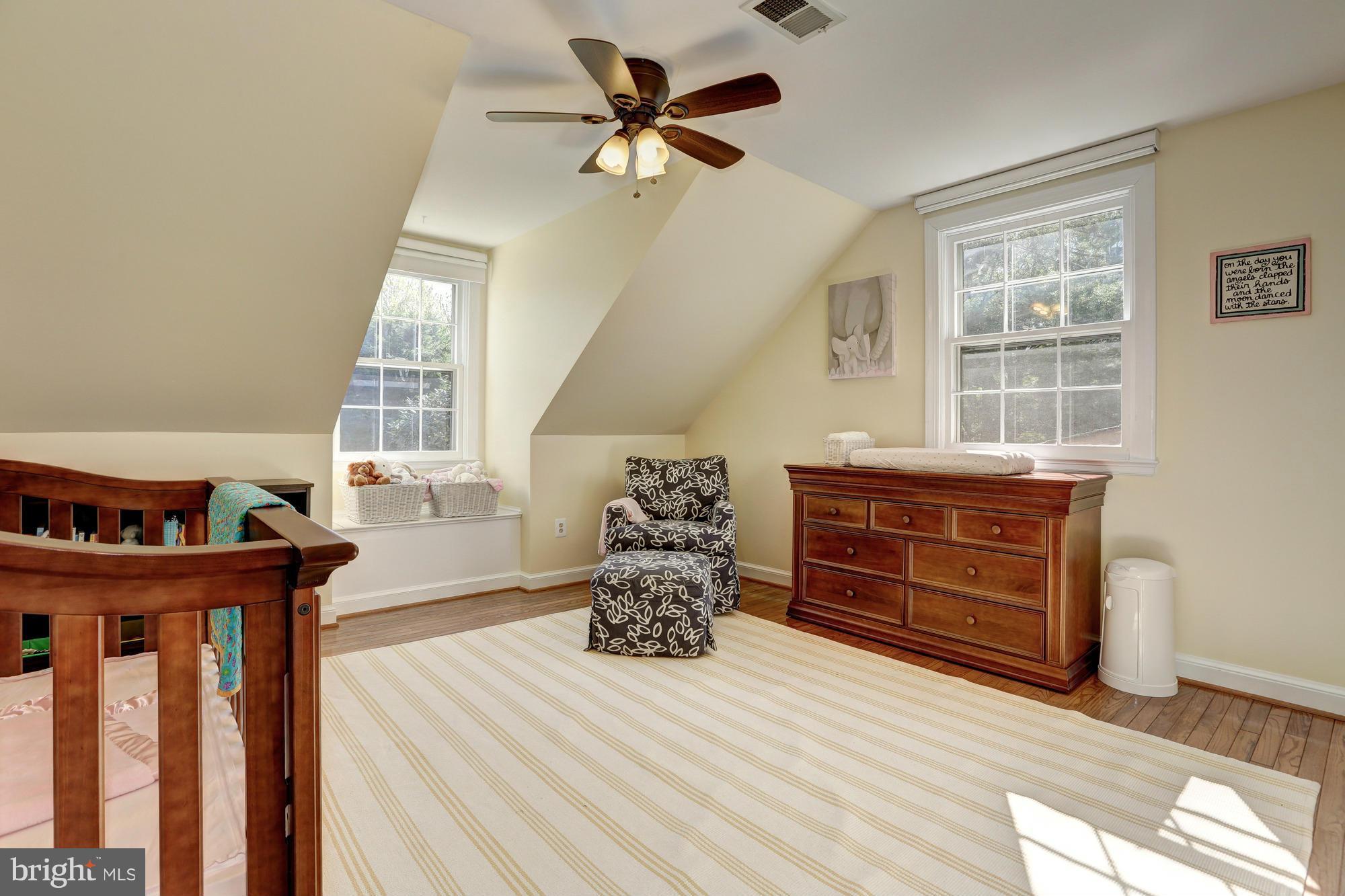 OAKWOOD KNOLLS - Residential