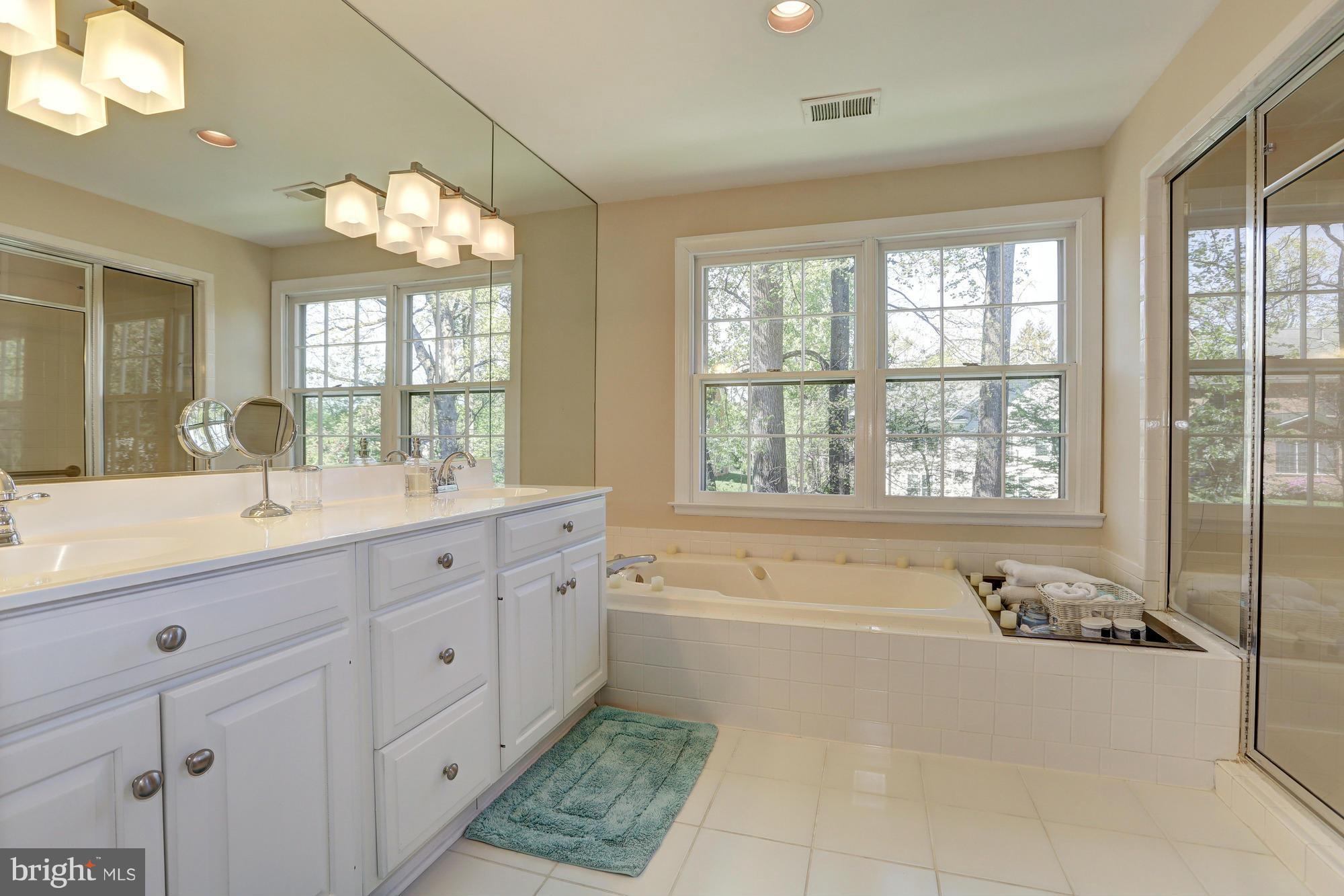 OAKWOOD KNOLLS - Residential