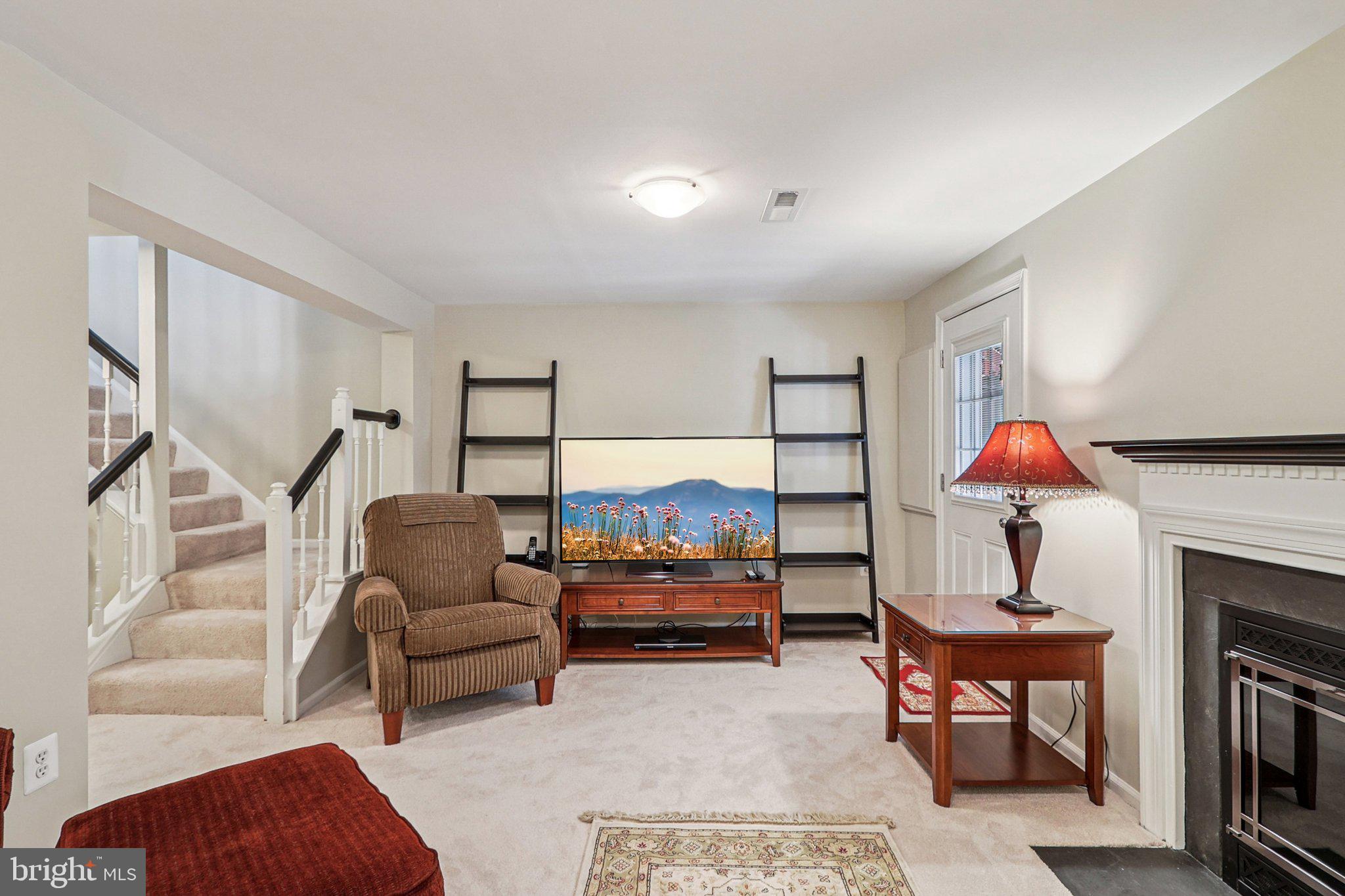 COUNTRYSIDE - Residential