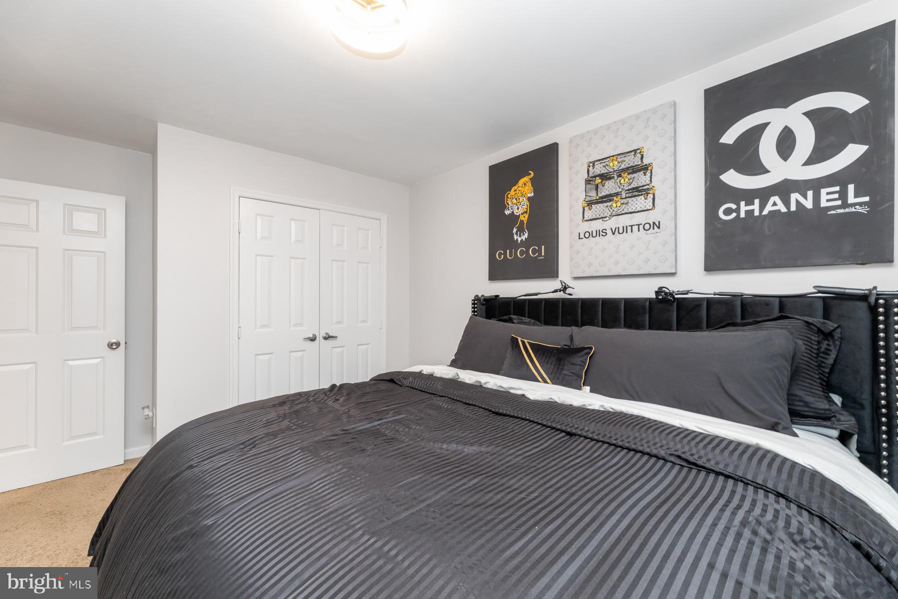 APPLEGATE CONDO - Residential Lease