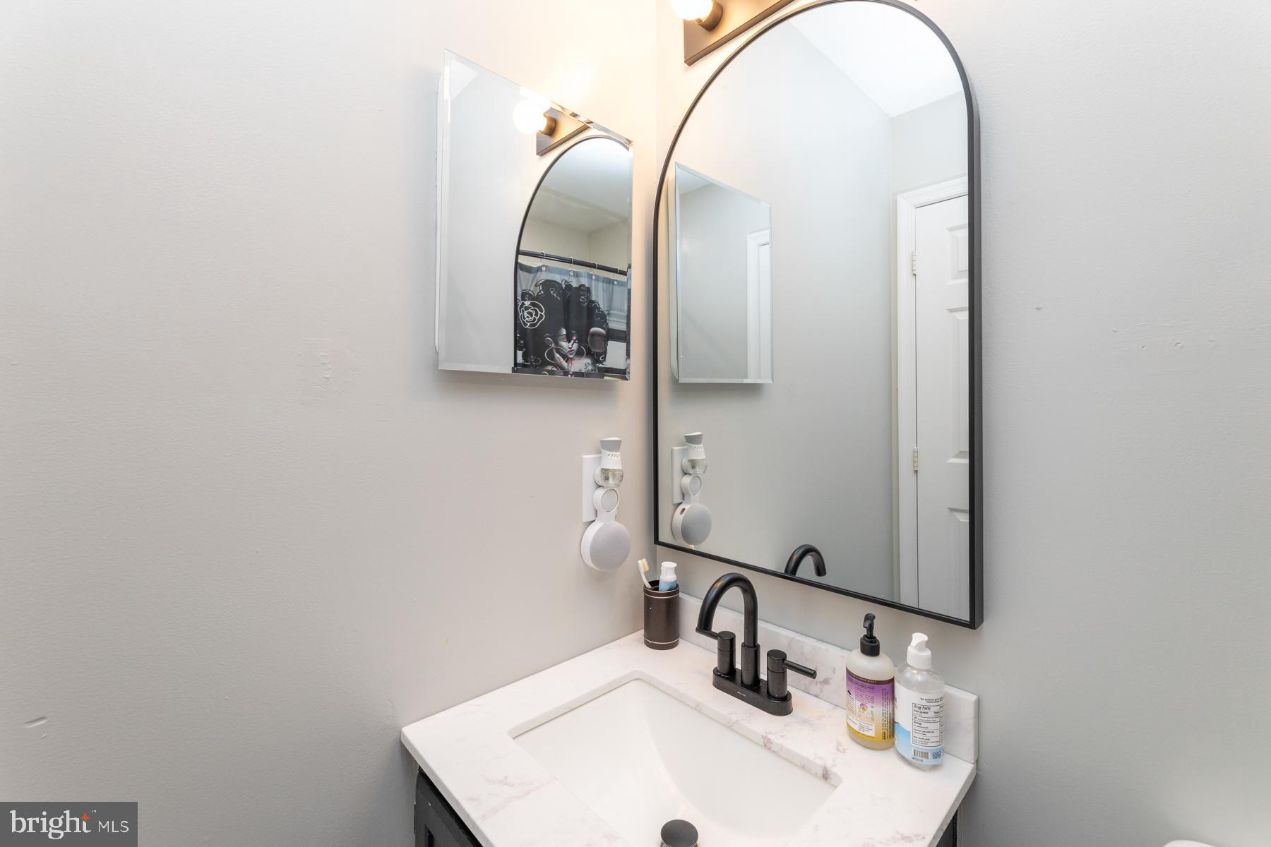 APPLEGATE CONDO - Residential Lease