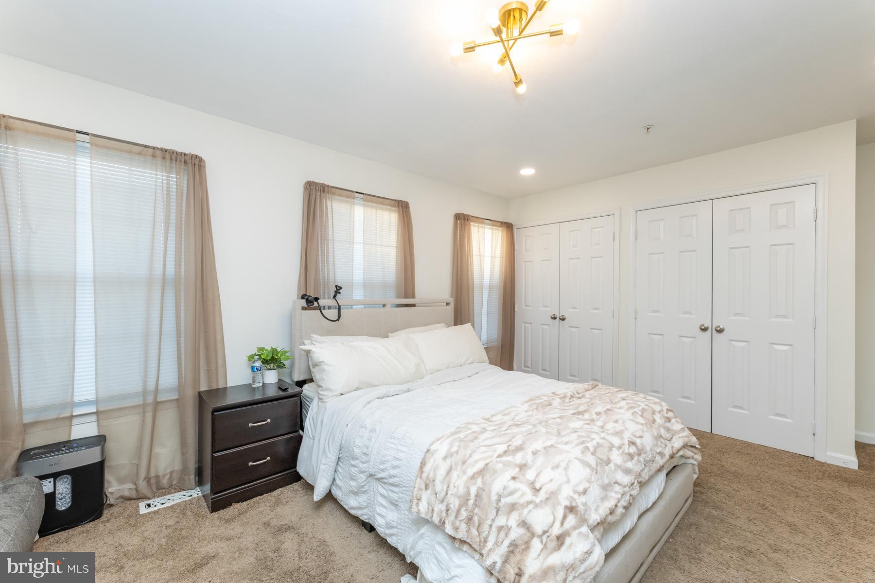 APPLEGATE CONDO - Residential Lease