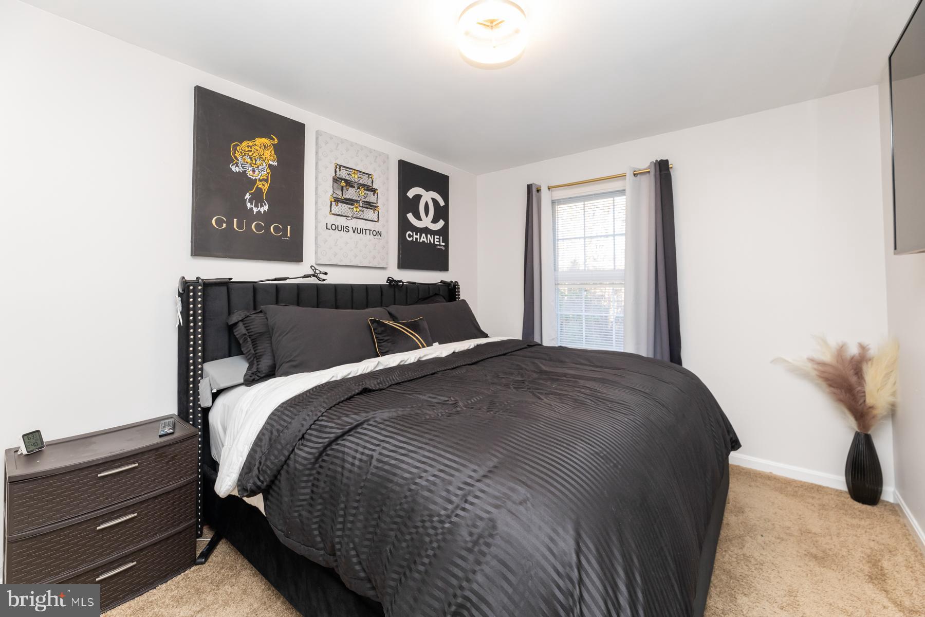 APPLEGATE CONDO - Residential Lease