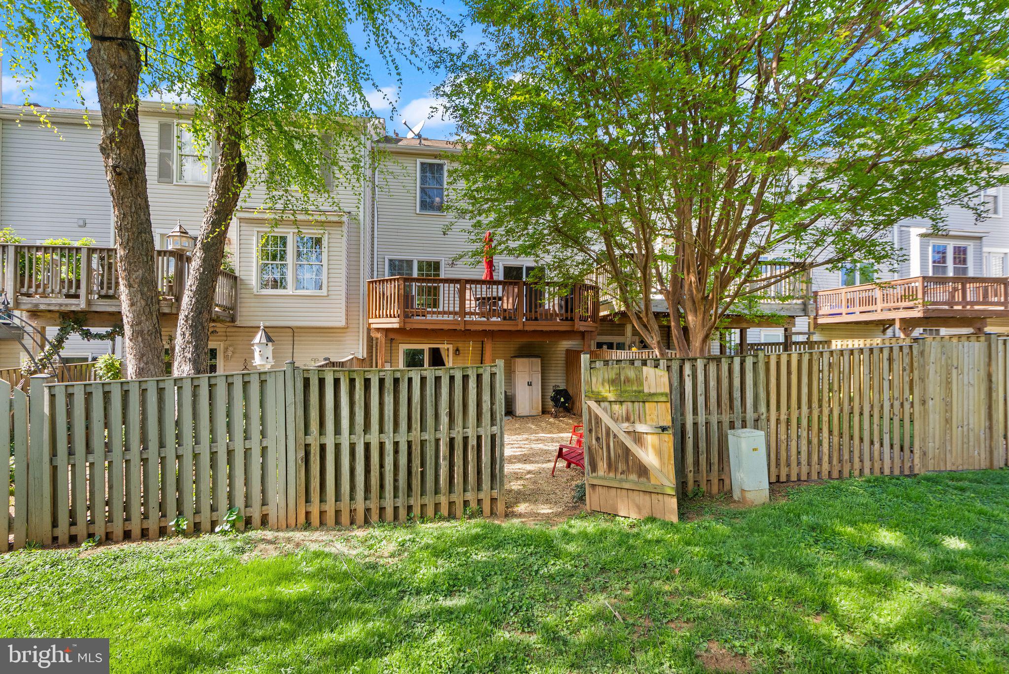 OAK SPRINGS SEC 1 - Residential