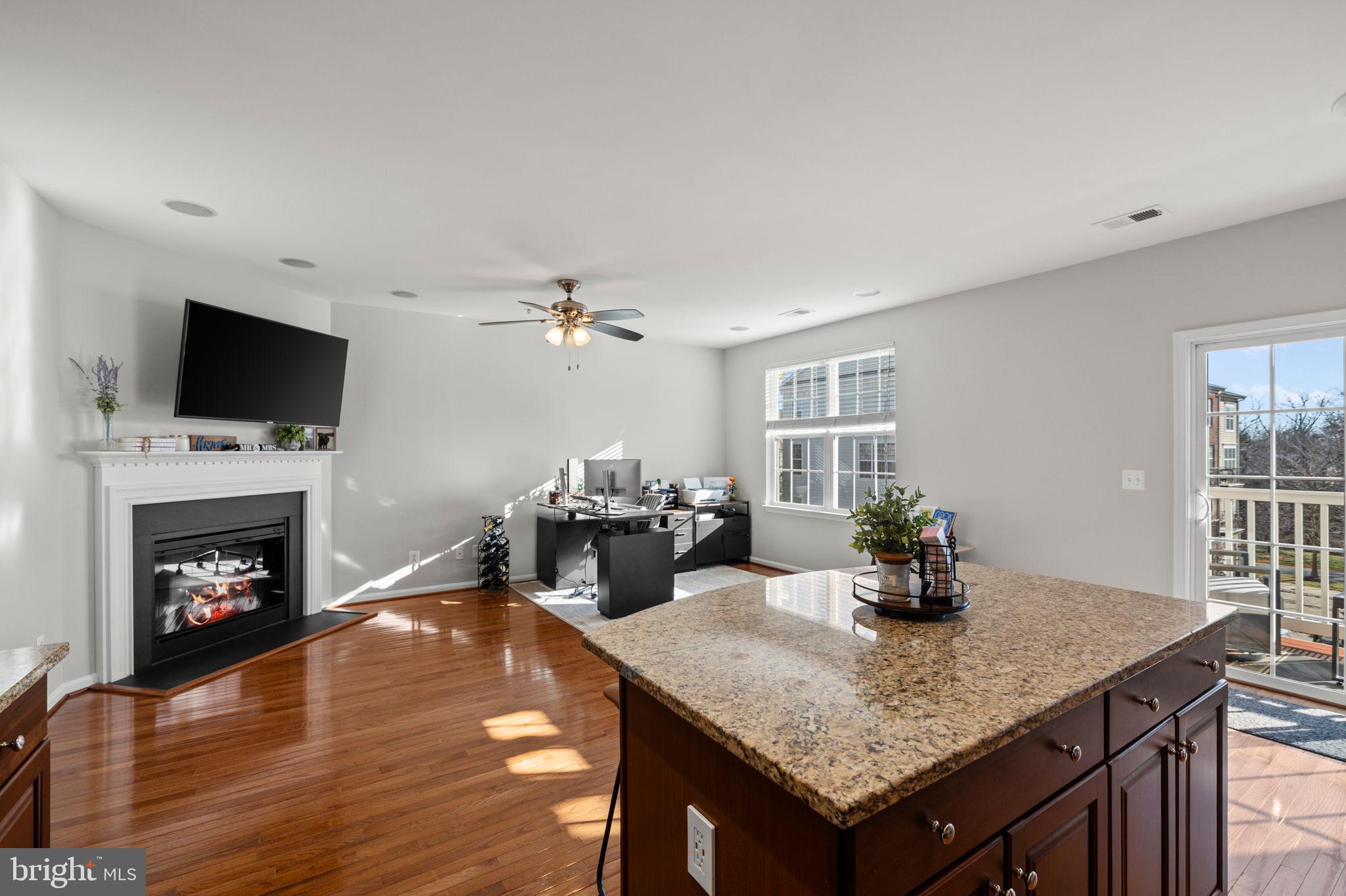 MARKET CENTER CONDOMINIUM - Residential