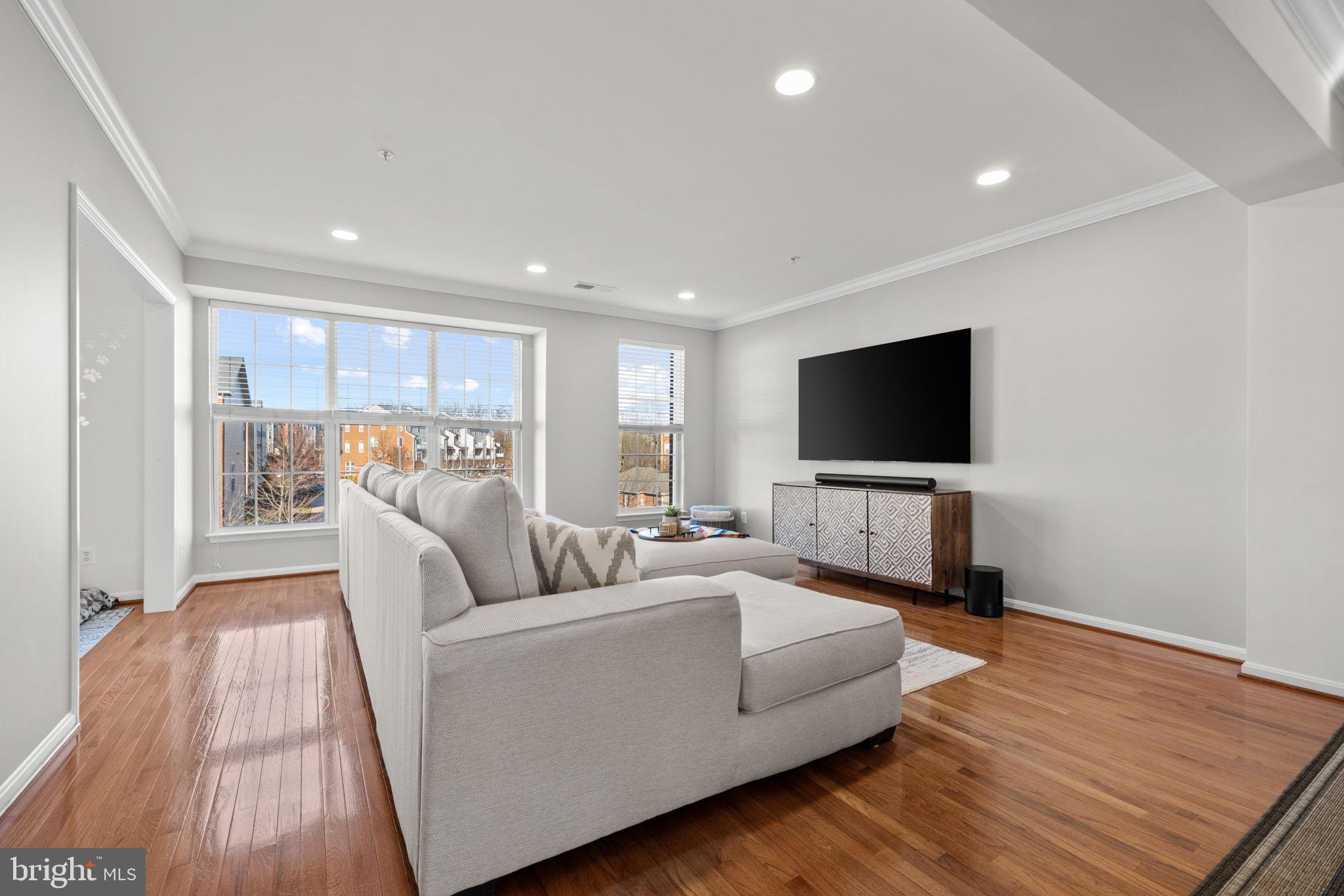 MARKET CENTER CONDOMINIUM - Residential