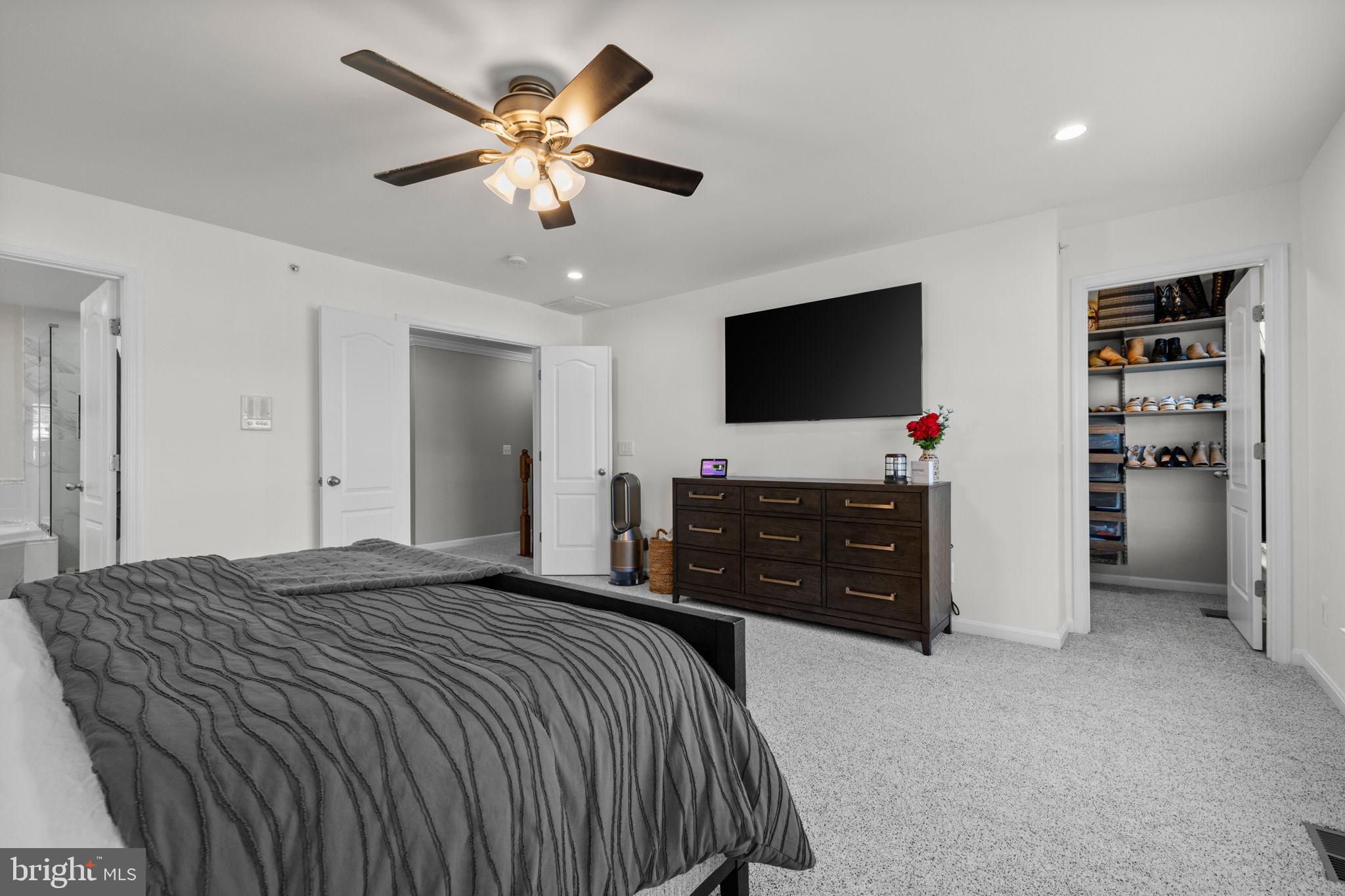 MARKET CENTER CONDOMINIUM - Residential