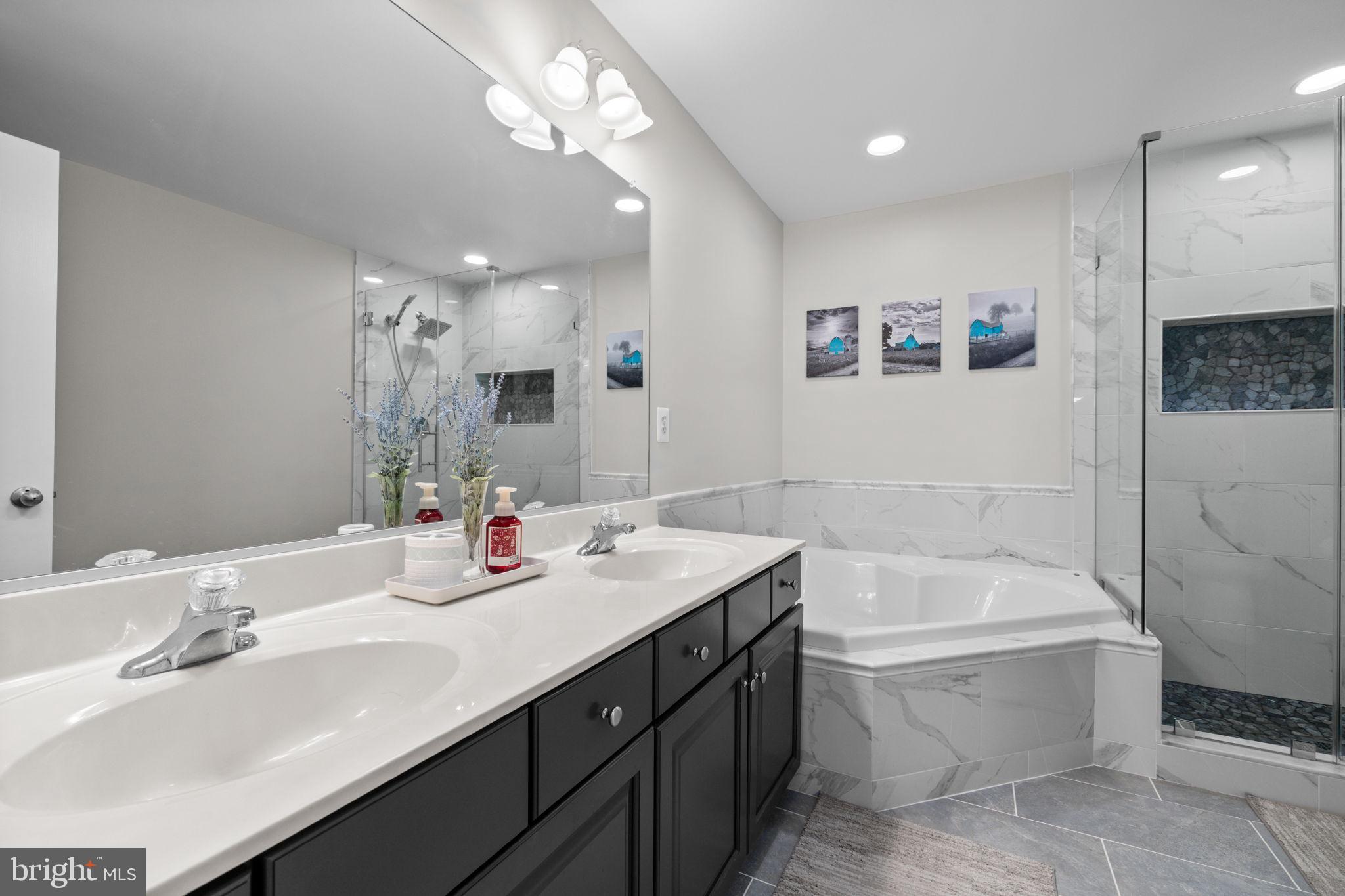 MARKET CENTER CONDOMINIUM - Residential