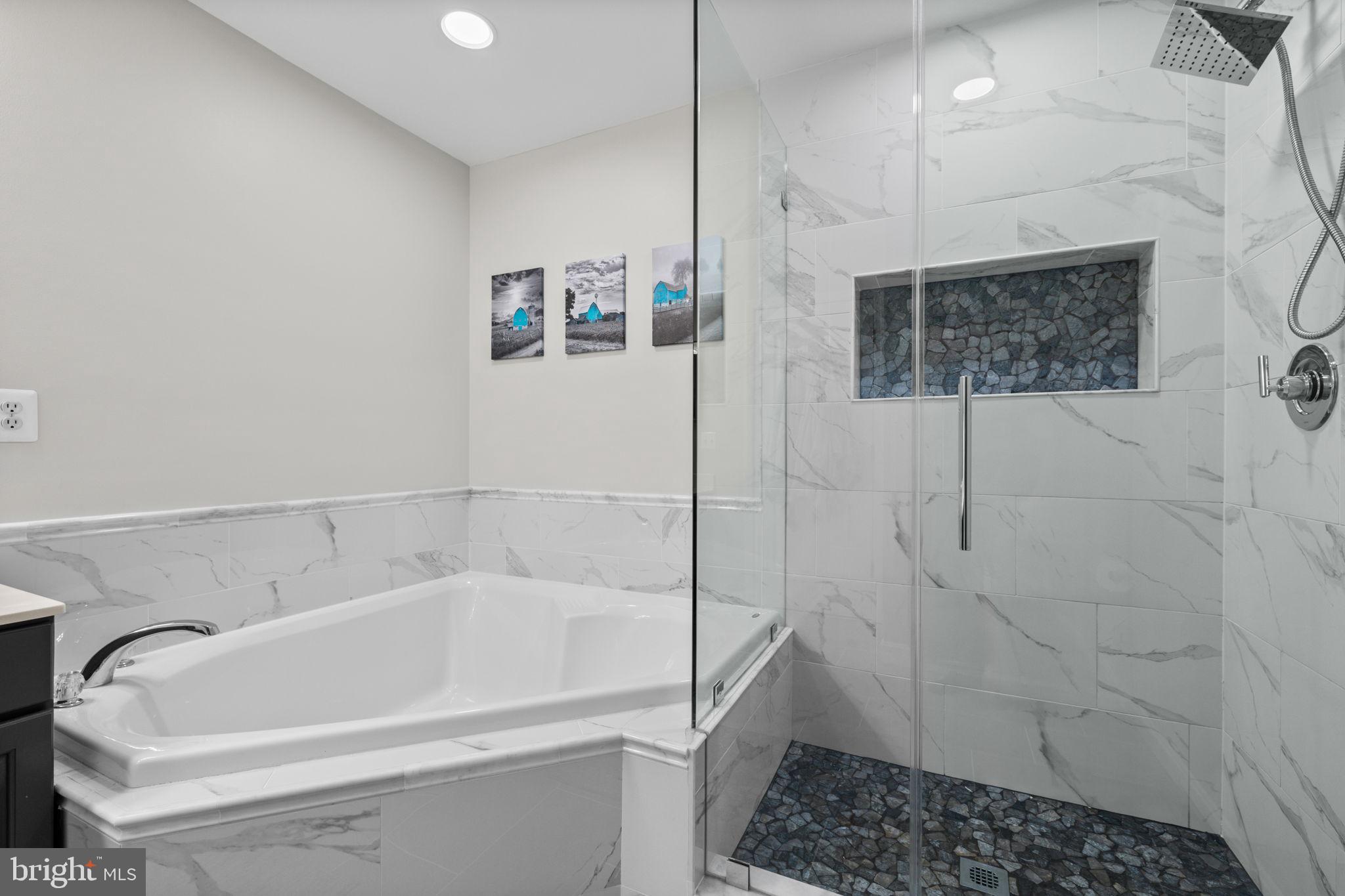 MARKET CENTER CONDOMINIUM - Residential