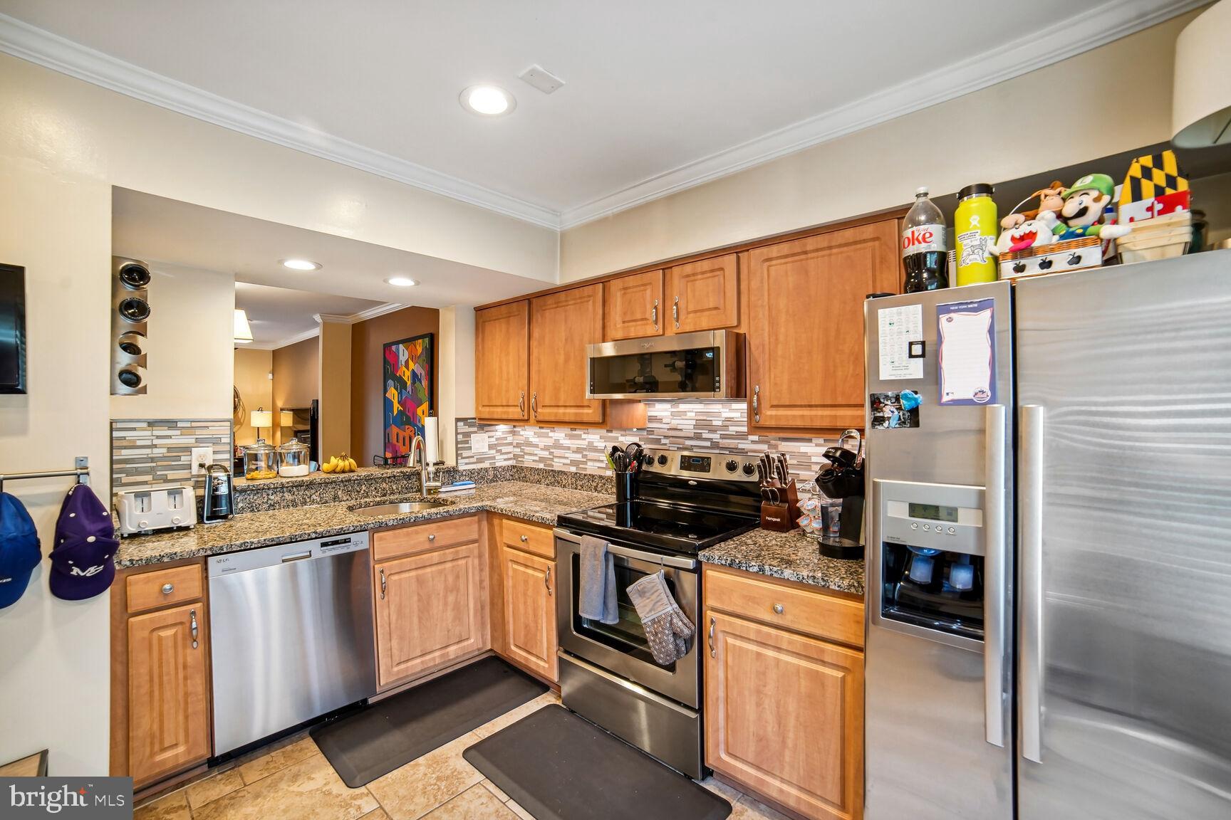 SILVER SPRING CNTRY CLUB - Residential Lease