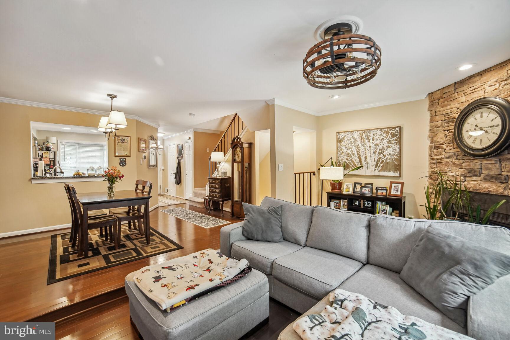 SILVER SPRING CNTRY CLUB - Residential Lease