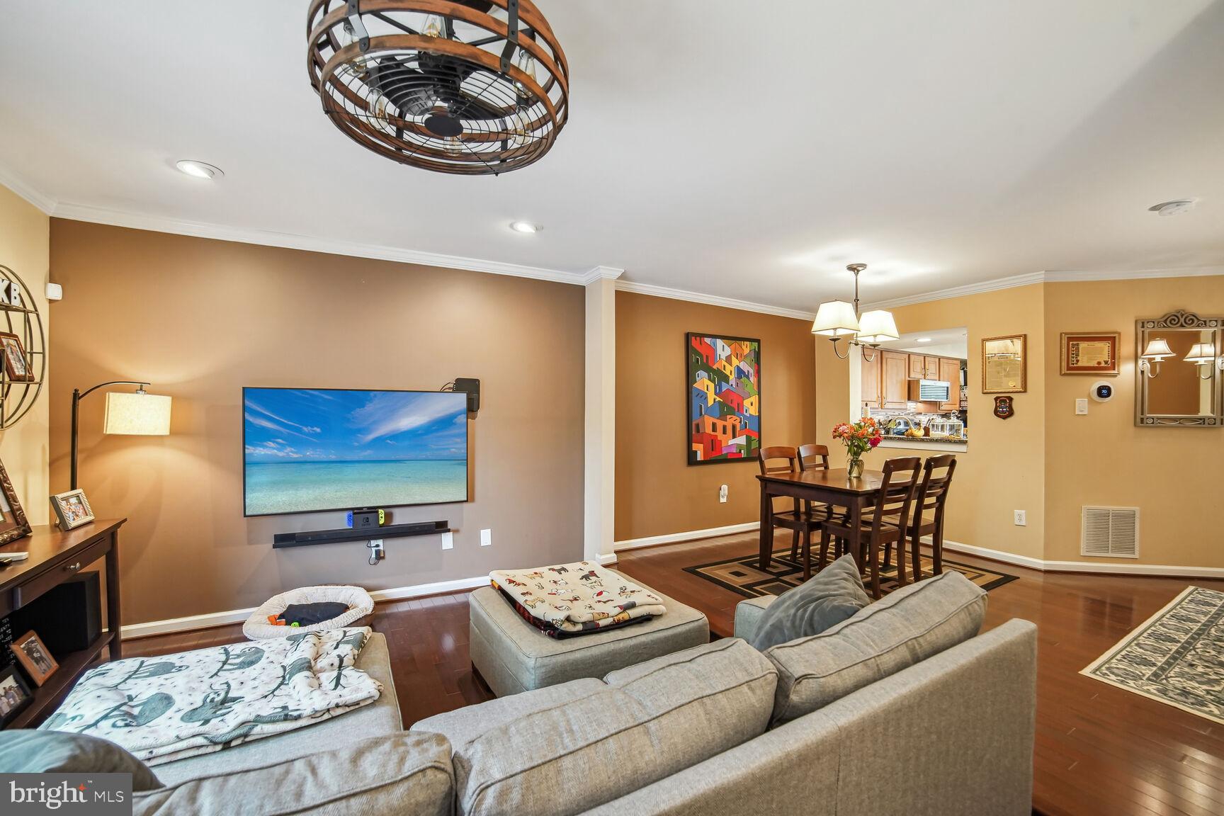 SILVER SPRING CNTRY CLUB - Residential Lease