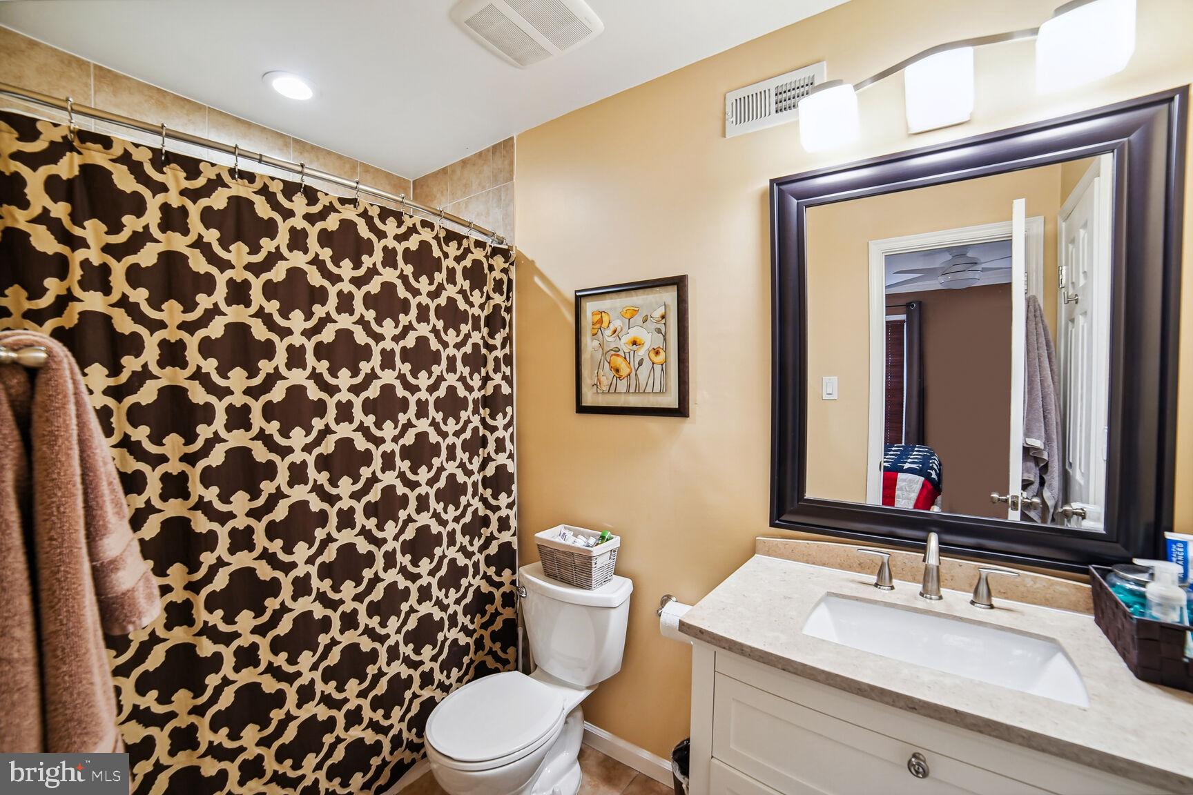 SILVER SPRING CNTRY CLUB - Residential Lease