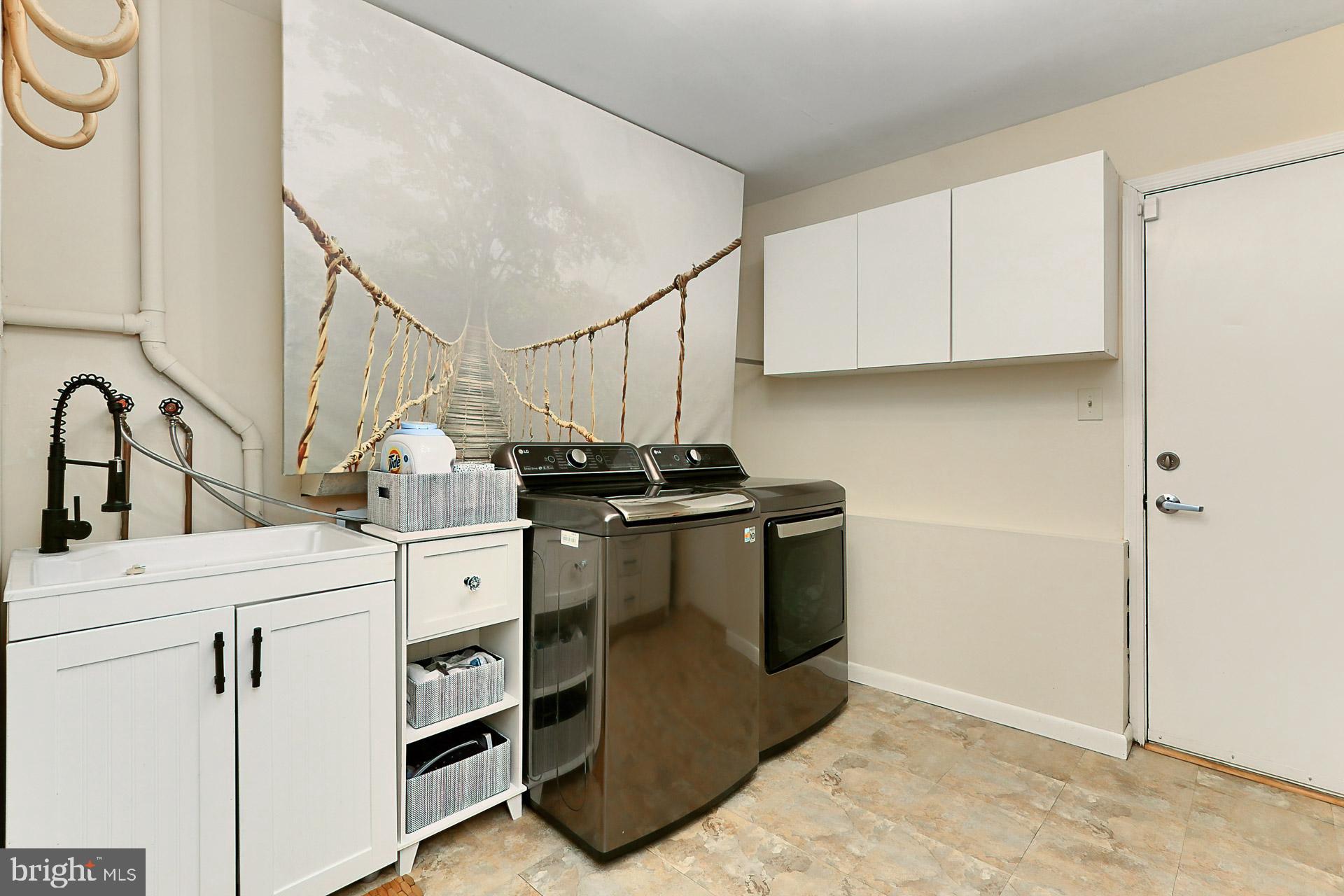 FAIRFAX STATION - Residential