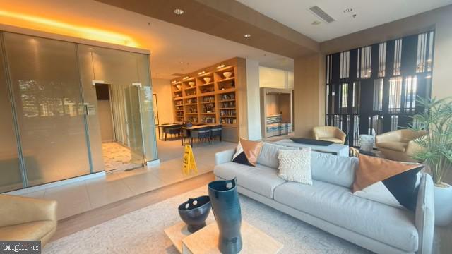 5750 BOU AVENUE 1610