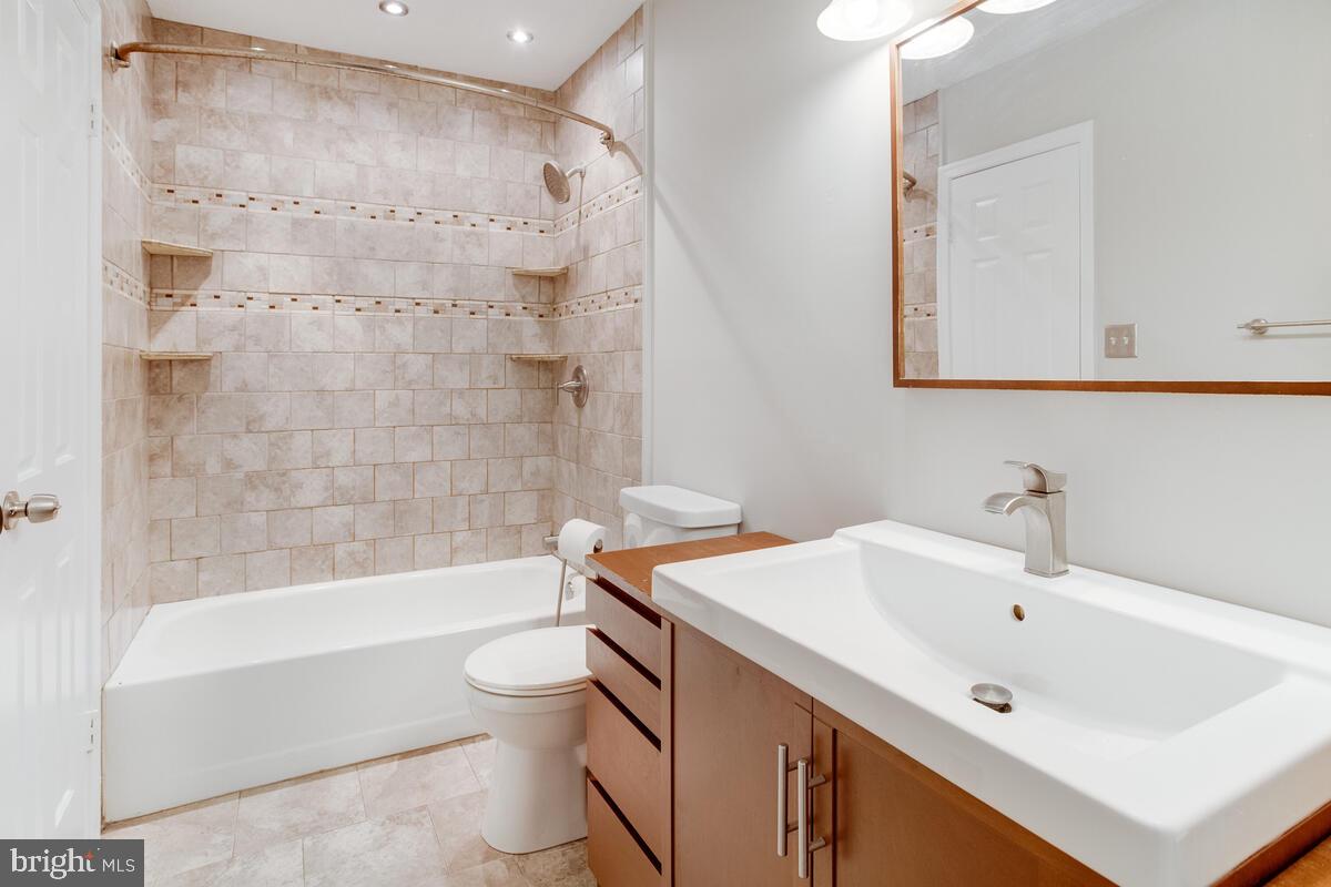 ASPEN PARK - Residential Lease