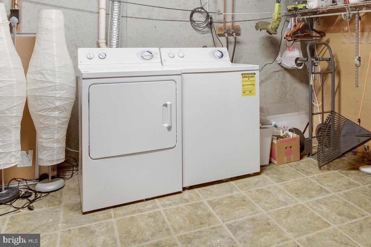 ASPEN PARK - Residential Lease