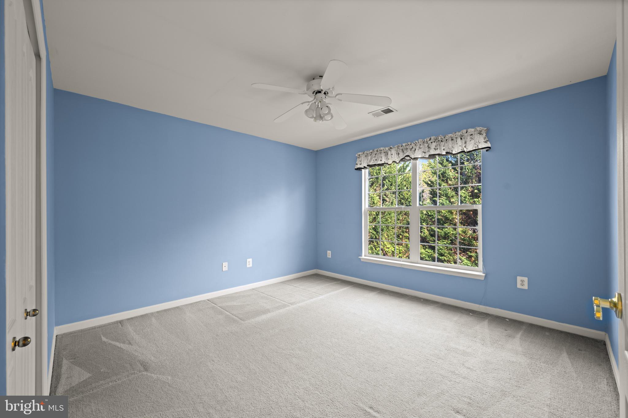 HOLLIFIELD ESTATES - Residential