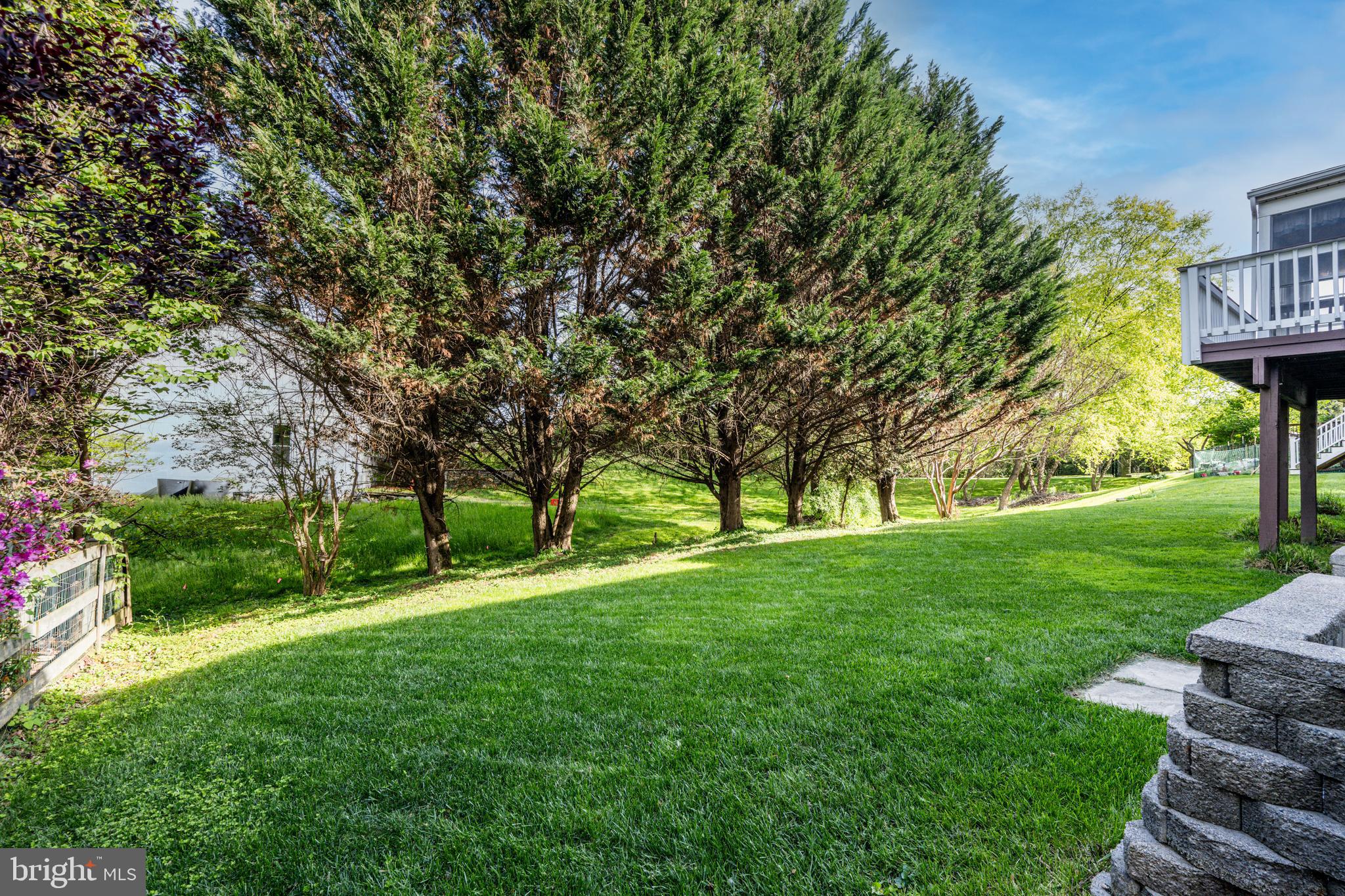 HOLLIFIELD ESTATES - Residential