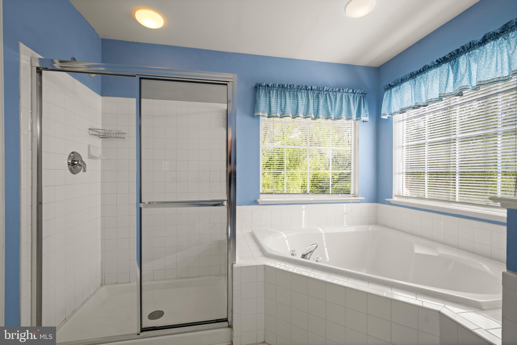 HOLLIFIELD ESTATES - Residential
