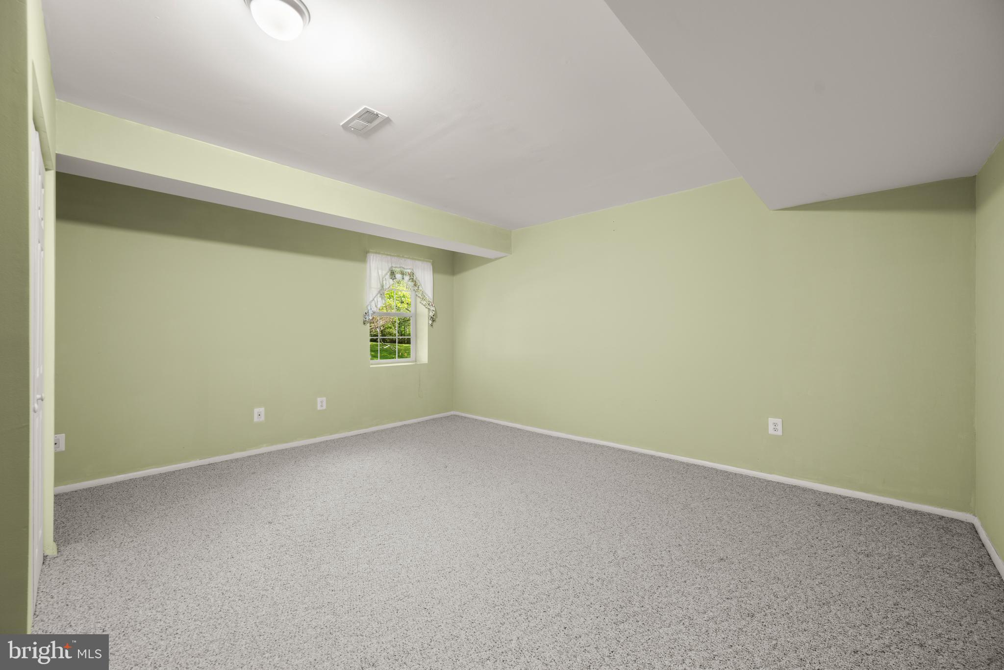 HOLLIFIELD ESTATES - Residential