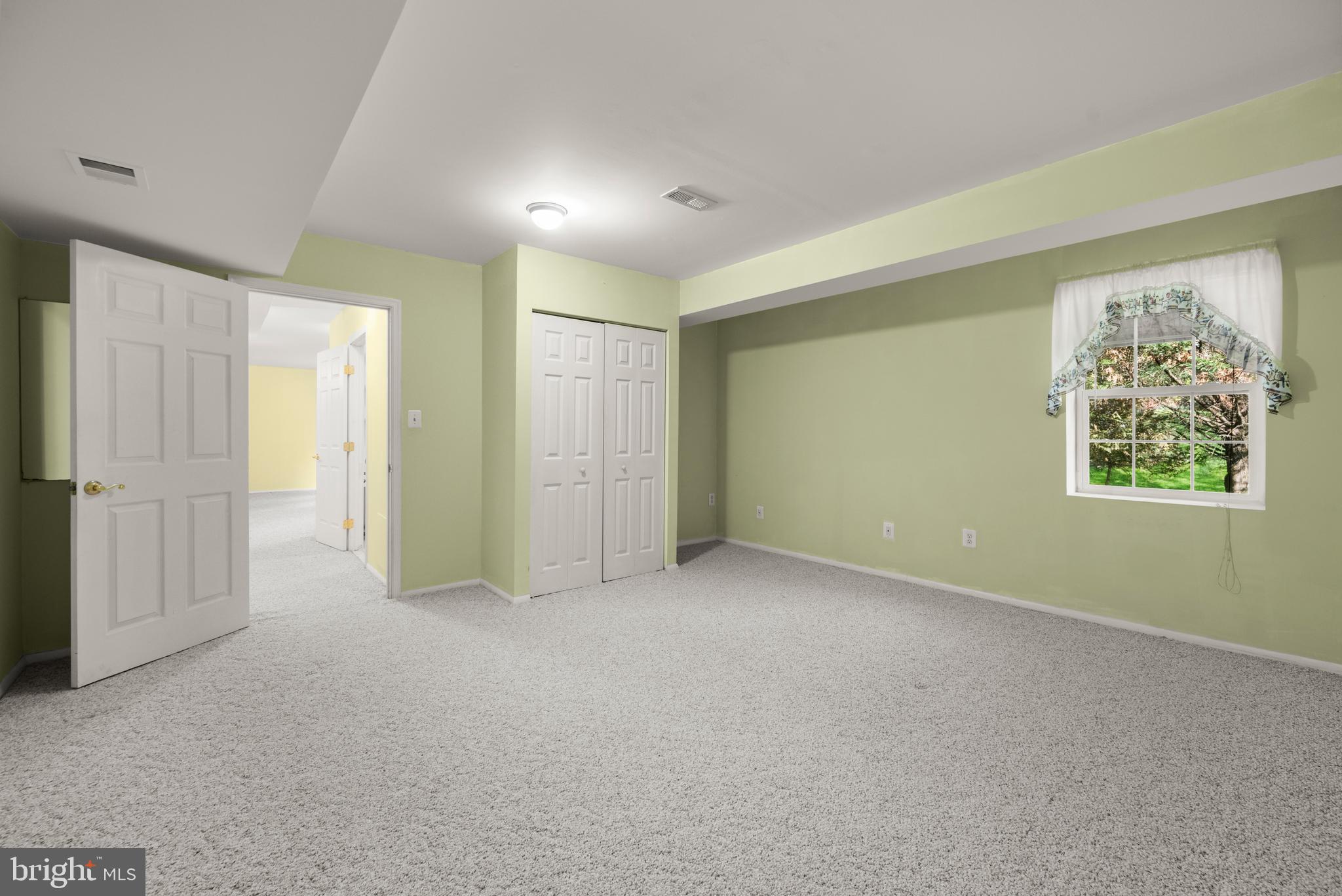 HOLLIFIELD ESTATES - Residential