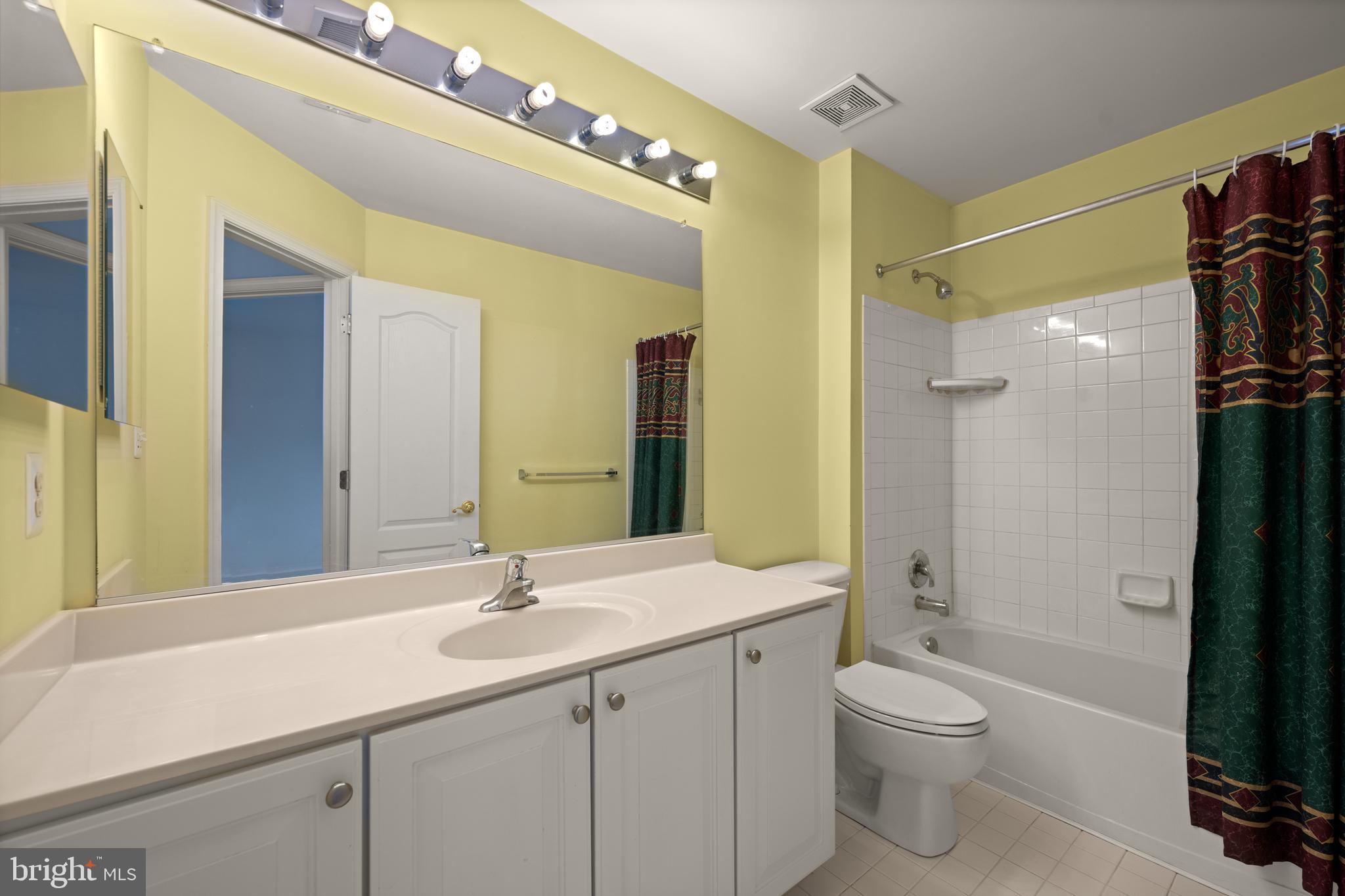 HOLLIFIELD ESTATES - Residential